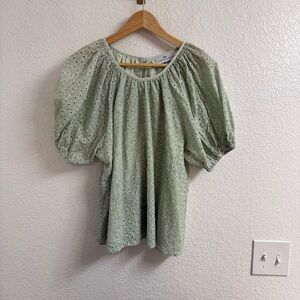 Never A Wallflower Seafoam Eyelet Gathered Neck Top Size Medium